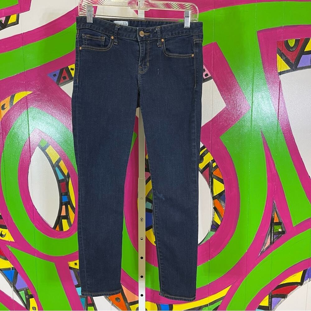 GAP 1969 Always Skinny Jeans, Size 27P. In good used condition!